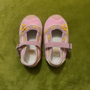 Toddler Beibi walking she's size 12-18m